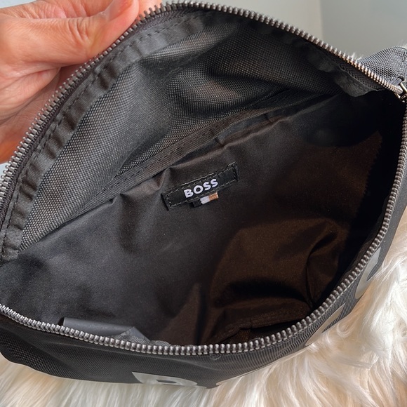 Hugo Boss belt bag - Picture 5 of 7